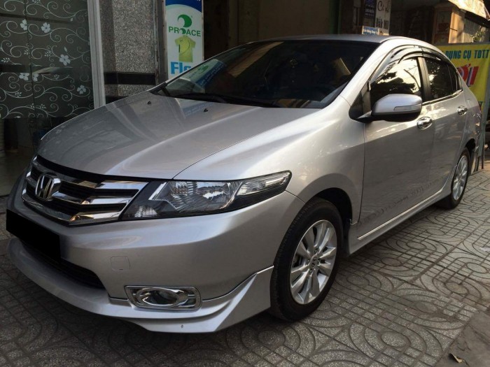Cần bán gấp xe Honda City 2013 số tự động màu bạc zin 99% cực đẹp