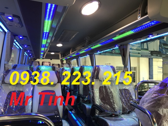 Bán xe thaco town tb82 29 34 chỗ bầu hơi mẫu mới nhất, phối màu theo yêu cầu của khách hàng