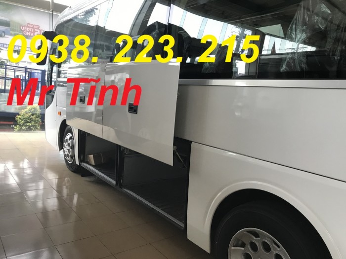 Bán xe thaco town tb82 29 34 chỗ bầu hơi mẫu mới nhất, phối màu theo yêu cầu của khách hàng