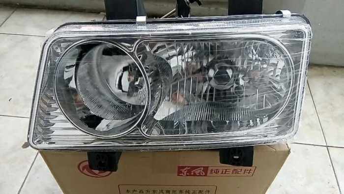 Đèn Pha Hoàng Huy 8 Tấn