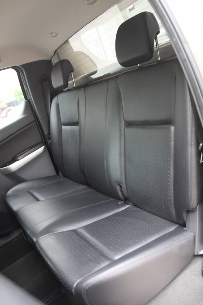 Mazda BT50 2.2AT sản xuất 2015 số tự động.