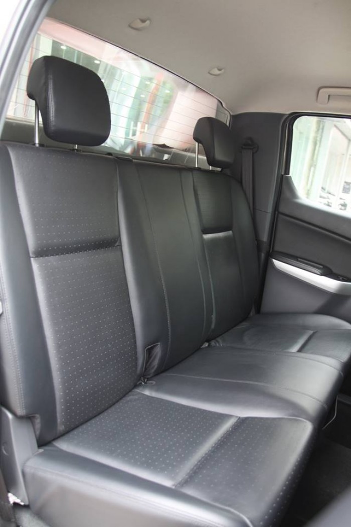 Mazda BT50 2.2AT sản xuất 2015 số tự động.