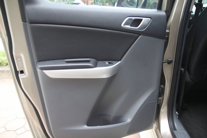 Mazda BT50 2.2AT sản xuất 2015 số tự động.