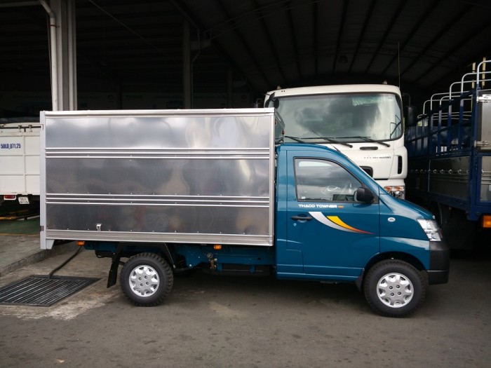Giá bán xe tải THACO Towner mới tải trọng 990 Kg, động cơ Suzuki, Thích hợp lưu thông đường nhỏ, hẹp