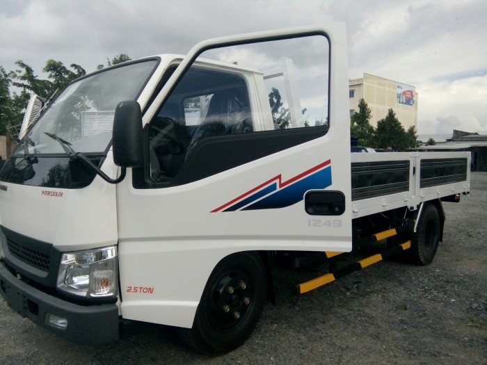 Xe tải huyndai 2,5 tấn thùng lửng loại iz49. máy isuzu 2.8 có turbo bảo hành 3 năm tại Cần Thơ