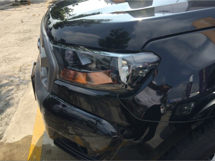 Xe chính hãng Ranger XLS MT 2016 vô nắp thùng đầy đủ.