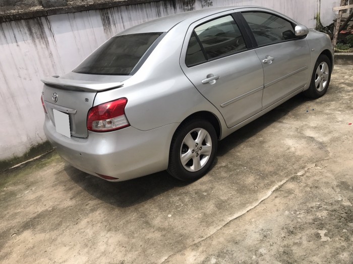 Cần bán gấp xe Toyota Vios 2008 số tự động màu bạc