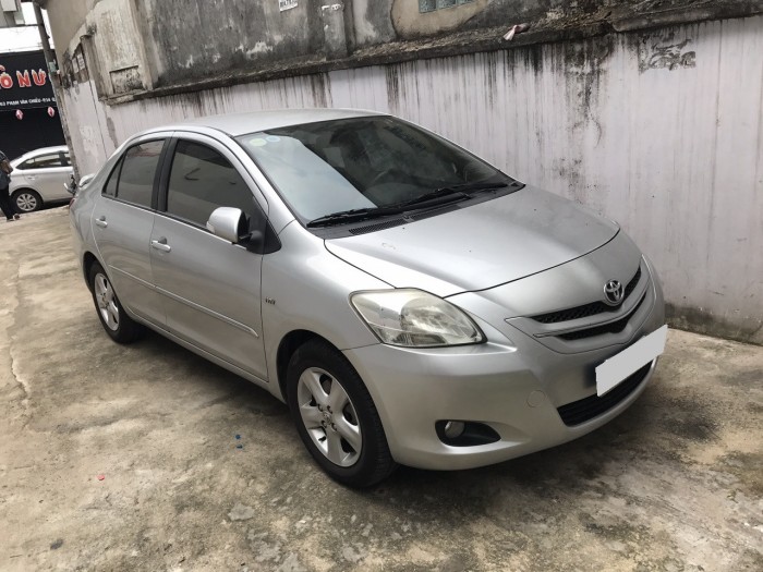 Cần bán gấp xe Toyota Vios 2008 số tự động màu bạc