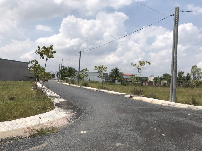 Chính chủ bán gấp lô góc 2 MT NGUYỄN HỮU TRÍ, sổ hồng riêng