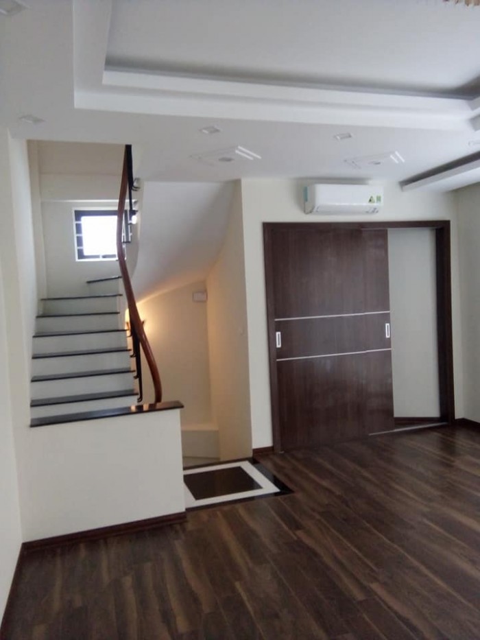 Nhà mới đẹp,Quận Đống Đa,Nam Đồng,DT 40m2,trước nhà ngõ rộng.