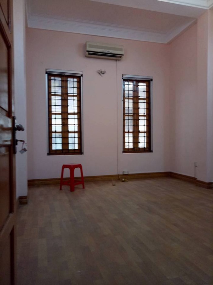 Bán nhà đường Láng, 50m2, 5 tầng, ngõ 2.5m, ô tô đỗ cửa