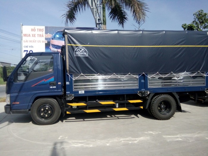 Gía xe tải dothanh iz49 thùng kèo mui bạt 2300kg tại cần thơ