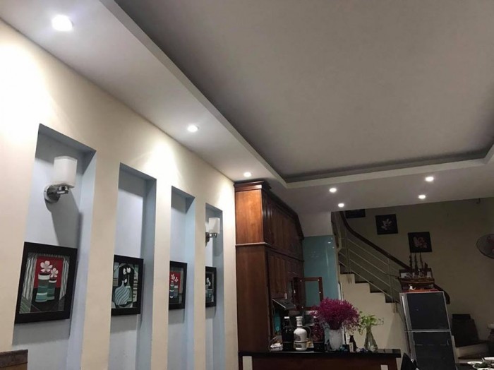 Chính chủ bán gấp nhà gần phố Vũ Tông Phan, 63m2, 4 tầng, MT 3,7m