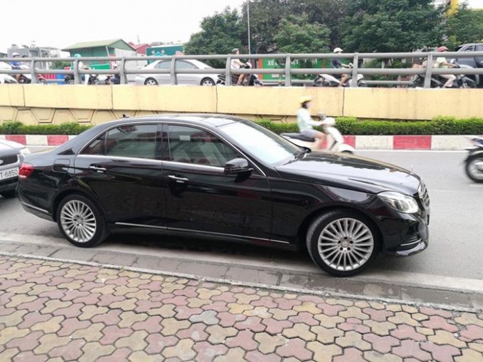Cần Bán Mercedes Benz E400 đời 2014 Đen