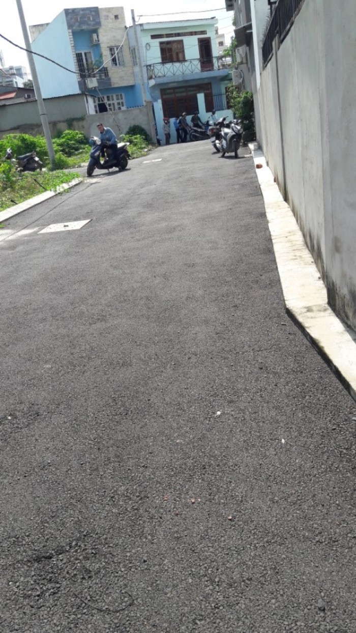 Bán Gấp Lô Đất Gần Ngã Tư Nguyễn Duy Trinh Với Lê Văn Thịnh