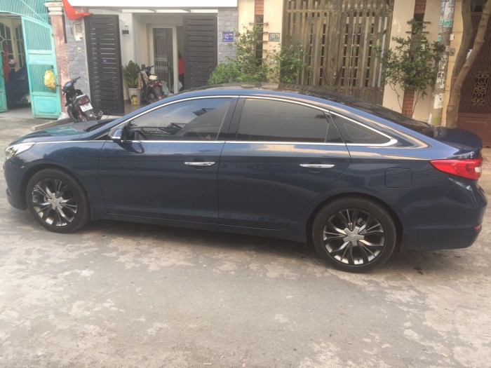 Bán xe Hyundai Sonata fullopption màu xanh nhập khẩu at sx 2016.