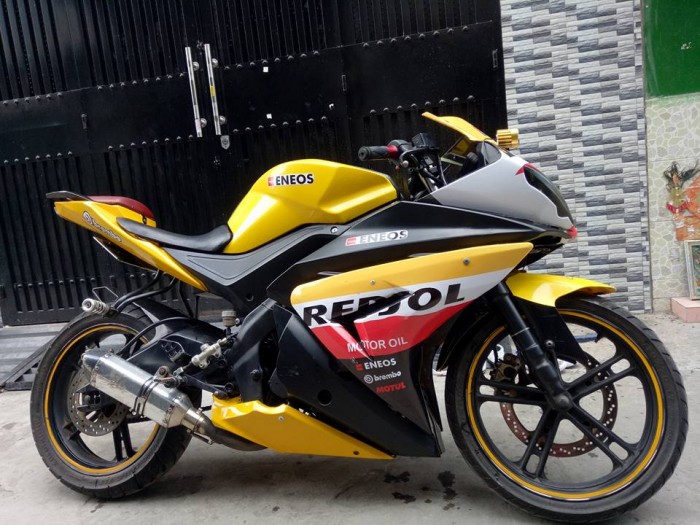 Cần bán lại xe moto visitor phoenix 175c 2k12 mẫu thể thao phong cách .màu vàng đen như hình 2 thắng đĩa.