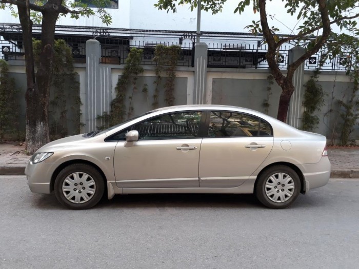 Cần bán xe Honda Civic 2008 số sàn màu vàng cát odo 80.000km