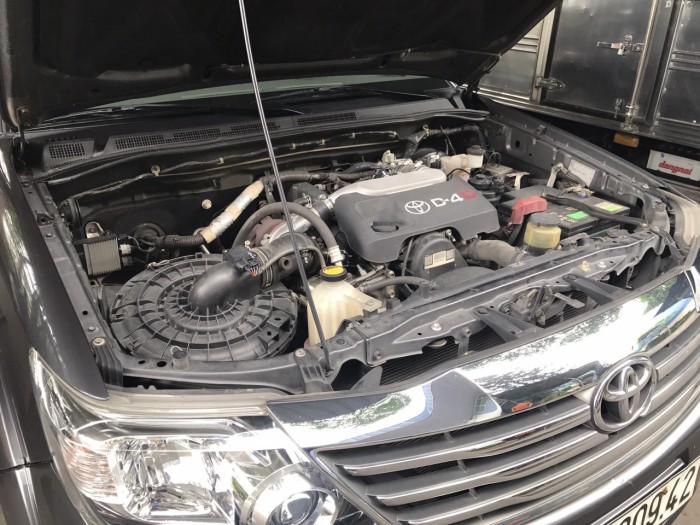 Cần bán gấp chiếc xe Fortuner G 2013 số sàn máy dầu