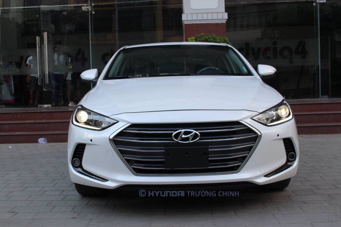 Hyundai Elantra 2.0AT Mới 100% Giảm 90tr tiền mặt