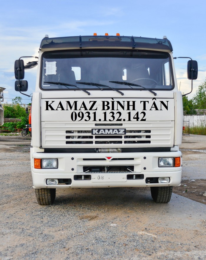 Xe đầu kéo KAMAZ 54115 (6x4)