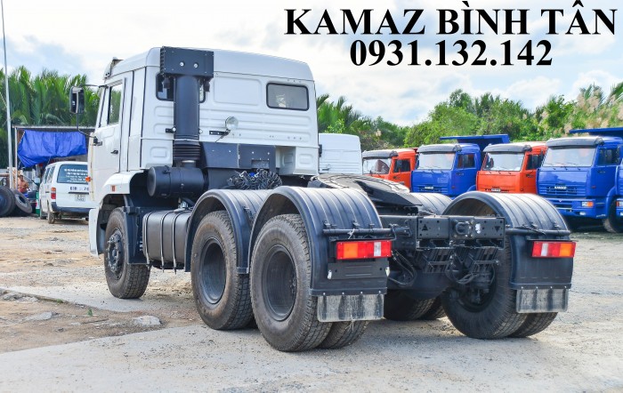 Xe đầu kéo KAMAZ 54115 (6x4)