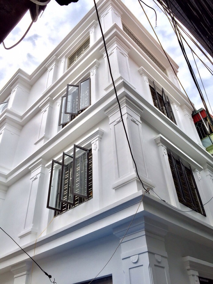 Nhà 4 tầng khung cột gần mặt đường Trần Nguyên Hãn, ô tô vào nhà, kinh doanh tốt