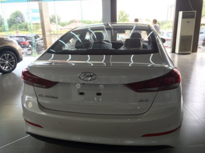 Xe Hyundai elentra 1.6MT 2017