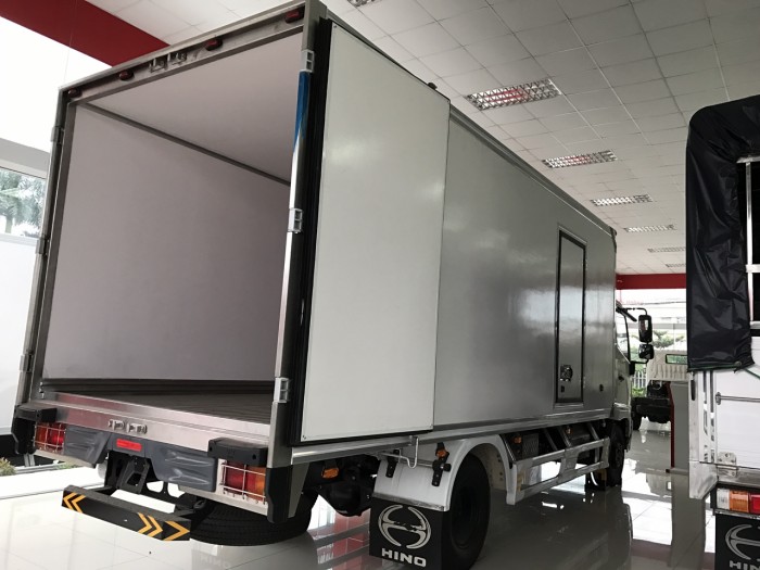 Bán xe HINO 6tấn chuyên thùng chở đông lạnh, gia cầm, gia súc...