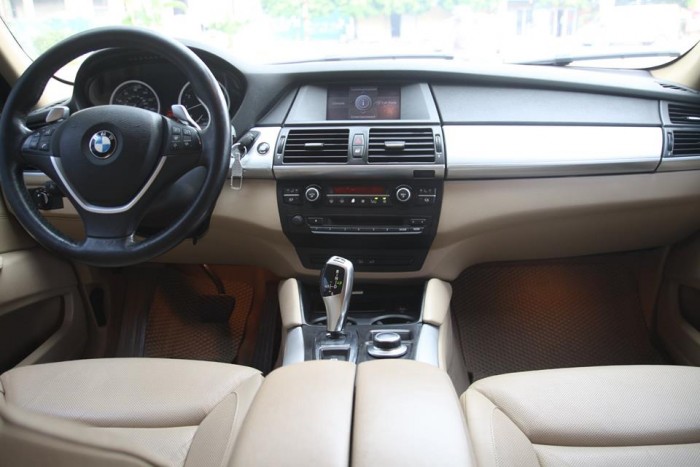 BMW X6 Model 2009. Màu đỏ nội thất kem đăng ký chính chủ cá nhân biển Hà Nội