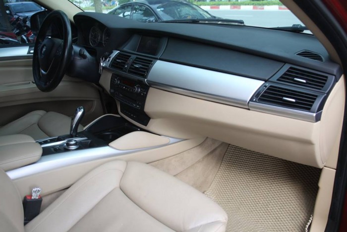 BMW X6 Model 2009. Màu đỏ nội thất kem đăng ký chính chủ cá nhân biển Hà Nội