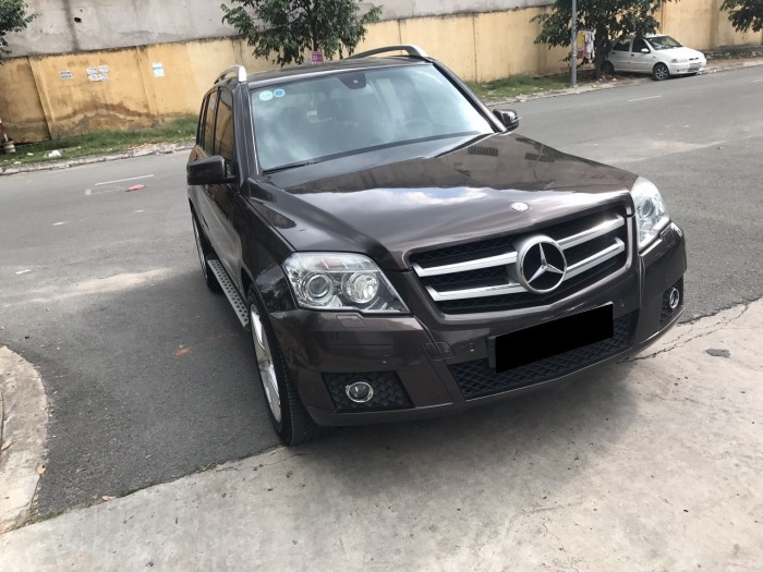 Cần bán xe Mercedes GLK 300 4Matic 2011 màu nâu nhà ít đi