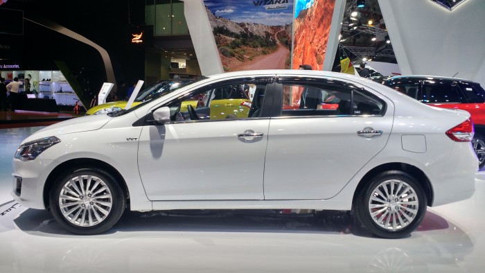 Ô tô Suzuki Ciaz 5 chỗ ưu đãi KHỦNG Tháng 09/17