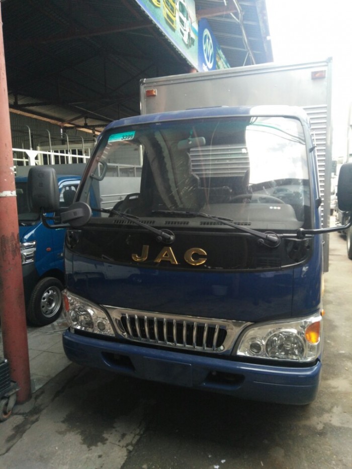 Bán gấp xe Jac 2t4 đời 17, trả góp 95% tại Bình Dương