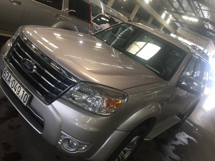 Bán Ford Everest 4x2 MT ghi vàng sx 2010 nâm 18 inch