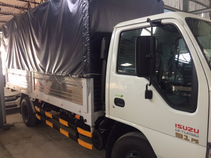 Xe tải ISUZU 2t2 VÀO TP tặng mui lướt gió