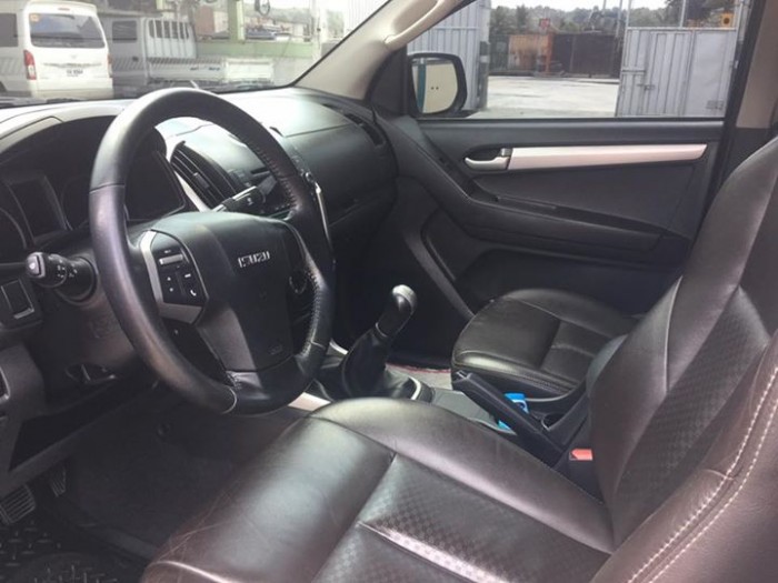 Cần bán gấp xe Isuzu Dmax LS 2014 số sàn máy dầu tiết kiệm