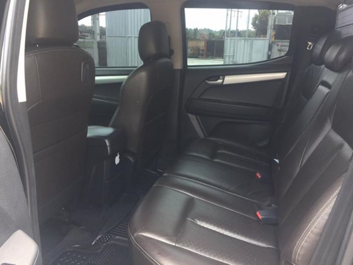 Cần bán gấp xe Isuzu Dmax LS 2014 số sàn máy dầu tiết kiệm