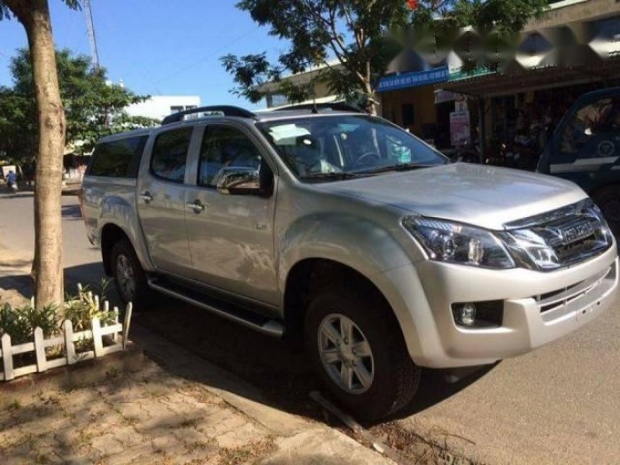 Cần bán gấp xe Isuzu Dmax LS 2014 số sàn máy dầu tiết kiệm