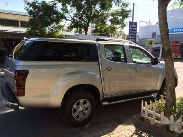 Cần bán gấp xe Isuzu Dmax LS 2014 số sàn máy dầu tiết kiệm