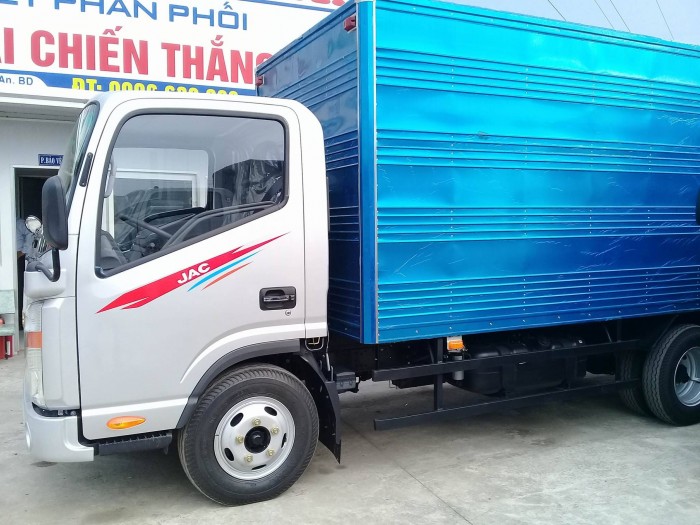 Bán xe tải Jac 2 tấn 4, Xe vào thành phố, có sẵn máy lạnh, Hỗ trợ trả góp 80%