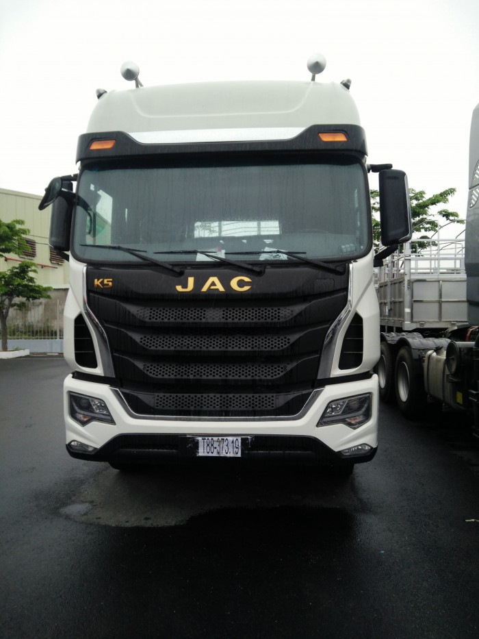 Xe tải thùng Jac-Vtruck 5 chân