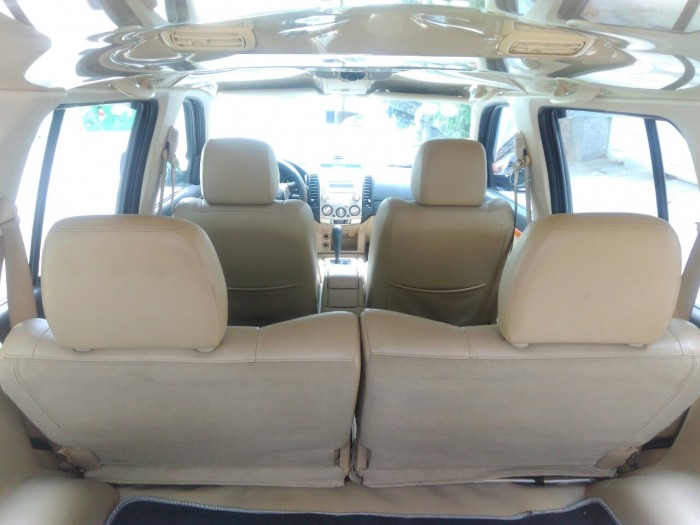 Bán Ford Everest 2011 chạy dầu số tự động màu xám bạc