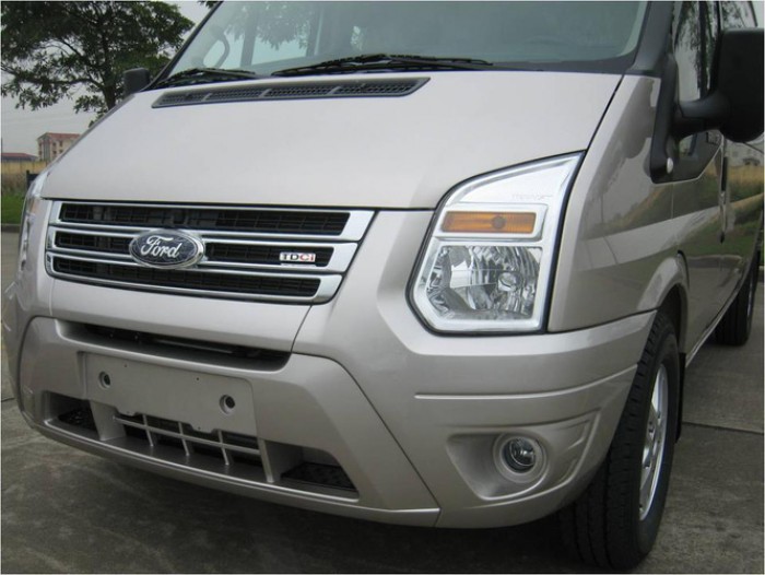 Xe ford transit 16 chỗ giá tốt. Bán xe ford transit Mid bản tiêu chuẩn giá rẻ nhất
