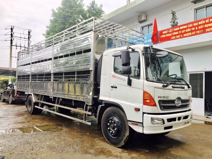 Xe chở heo, Xe tải chở gia súc(chở heo,chở lợn)03 tầng -Xe tải  hino fg8jpsl 9 tấn