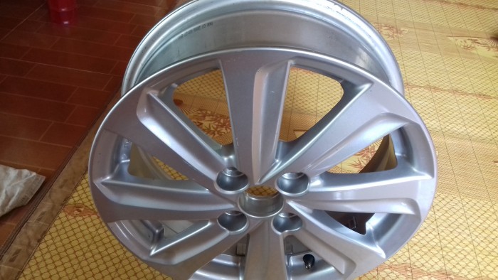 Cần bán lazang xe vios đời mới chưa sử dụng còn mới