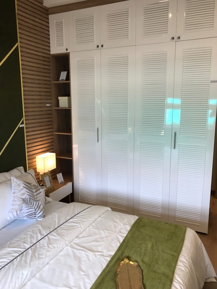 Cần sang lại căn 1 pn C17 tầng 14 view hồ bơi