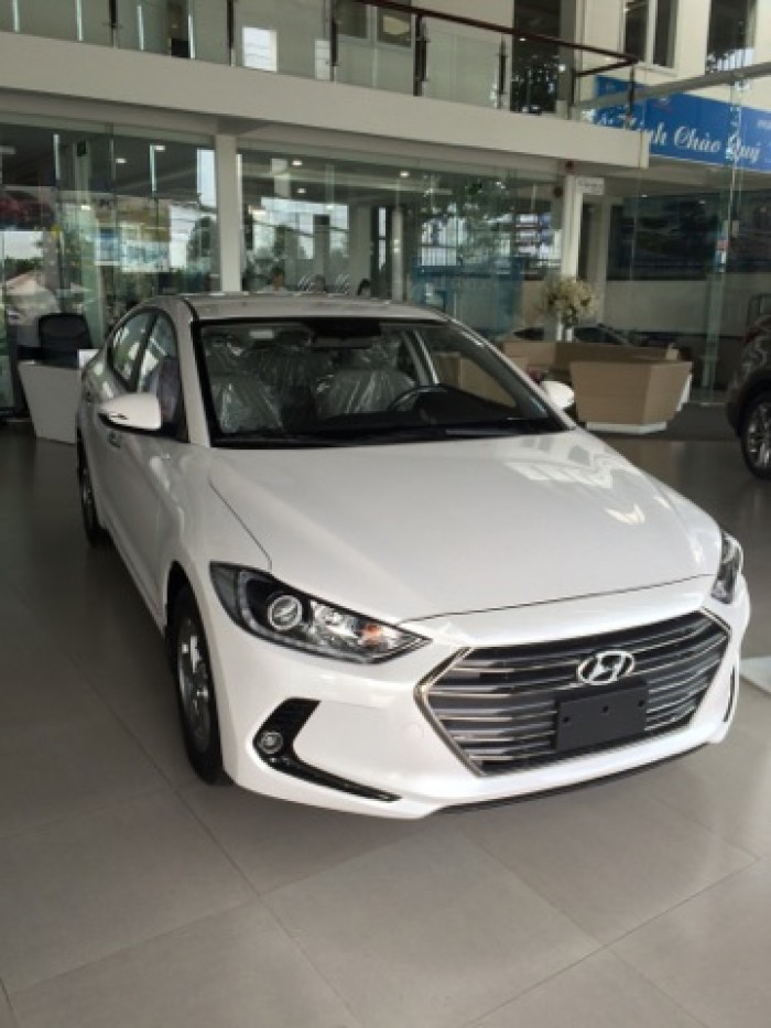 Elantra 2017 1.6MT khuyến mãi ưu đãi lên đến 70 triệu