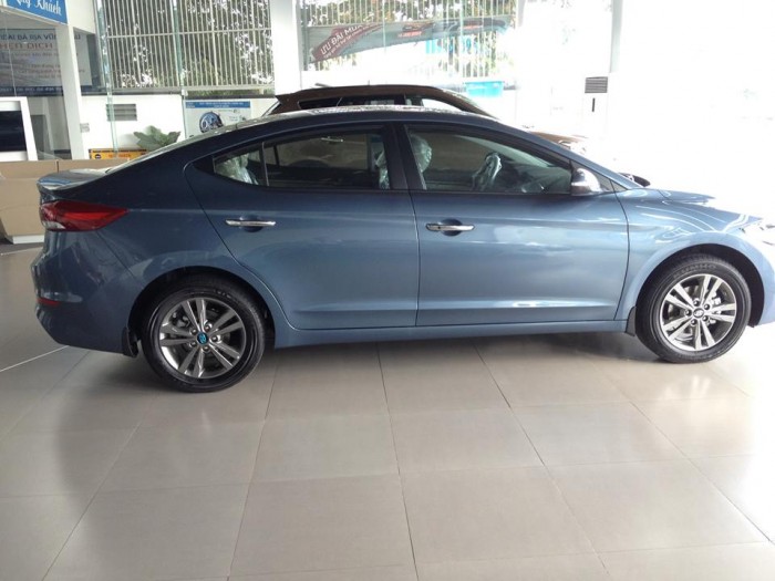 Elantra 2017 1.6MT khuyến mãi ưu đãi lên đến 70 triệu