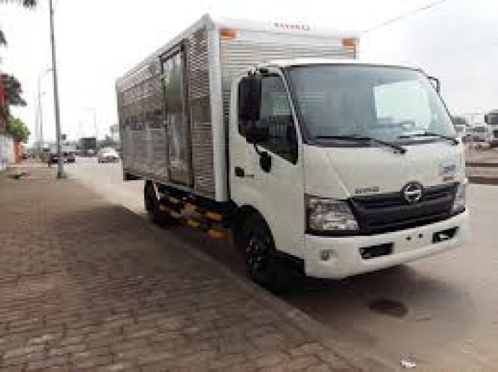 Chuyên bán Xe XZU650L  thùng kín đông lạnh giá rẻ